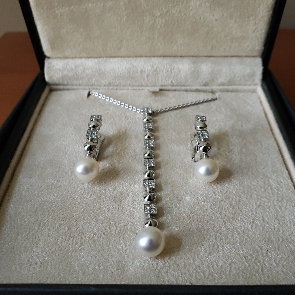 Bvlgari Diamond Pearl Necklace and Earrings